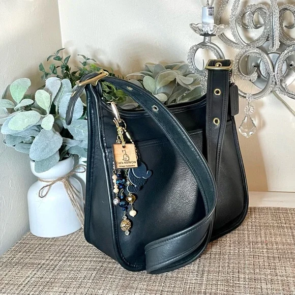 ❤️SOLD❤️Vintage Coach Navy Legacy Zip 9966 - Picture 1 of 11